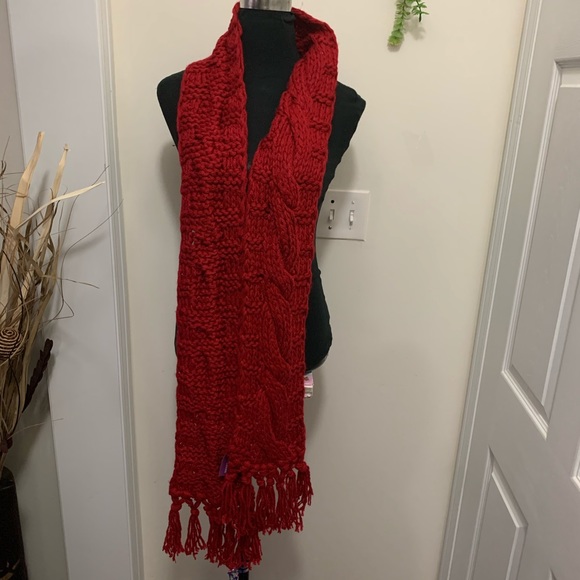 Smart Set KnitFringe 100% Arylic Warm Scarf - Picture 7 of 13